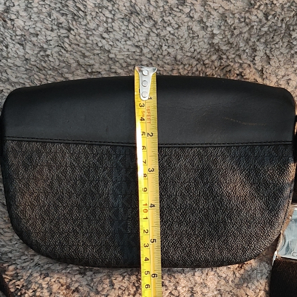 Michael Kors Black and Gray Belt Bag. New! - Picture 4 of 10